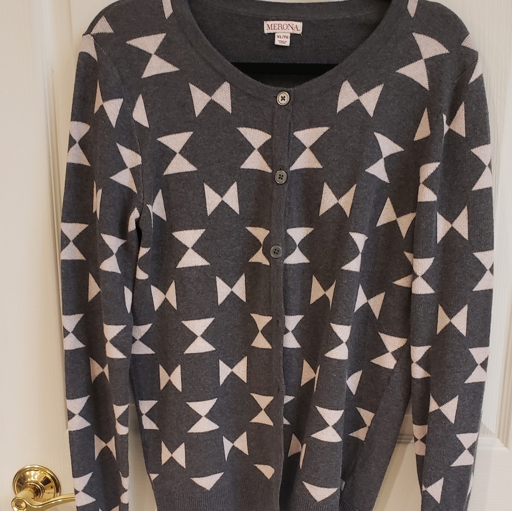 Cardigan sweater